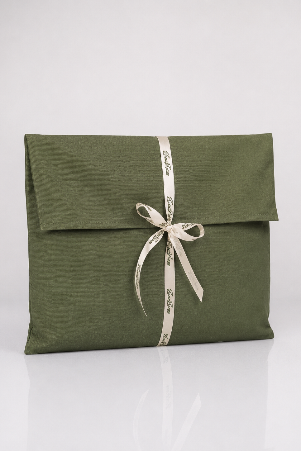 Reusable gift wrap